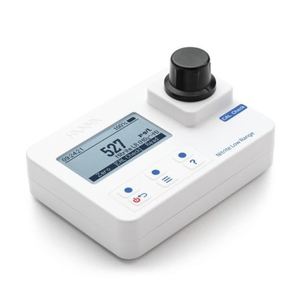 Pocket size photometer for nitrite low measuring range